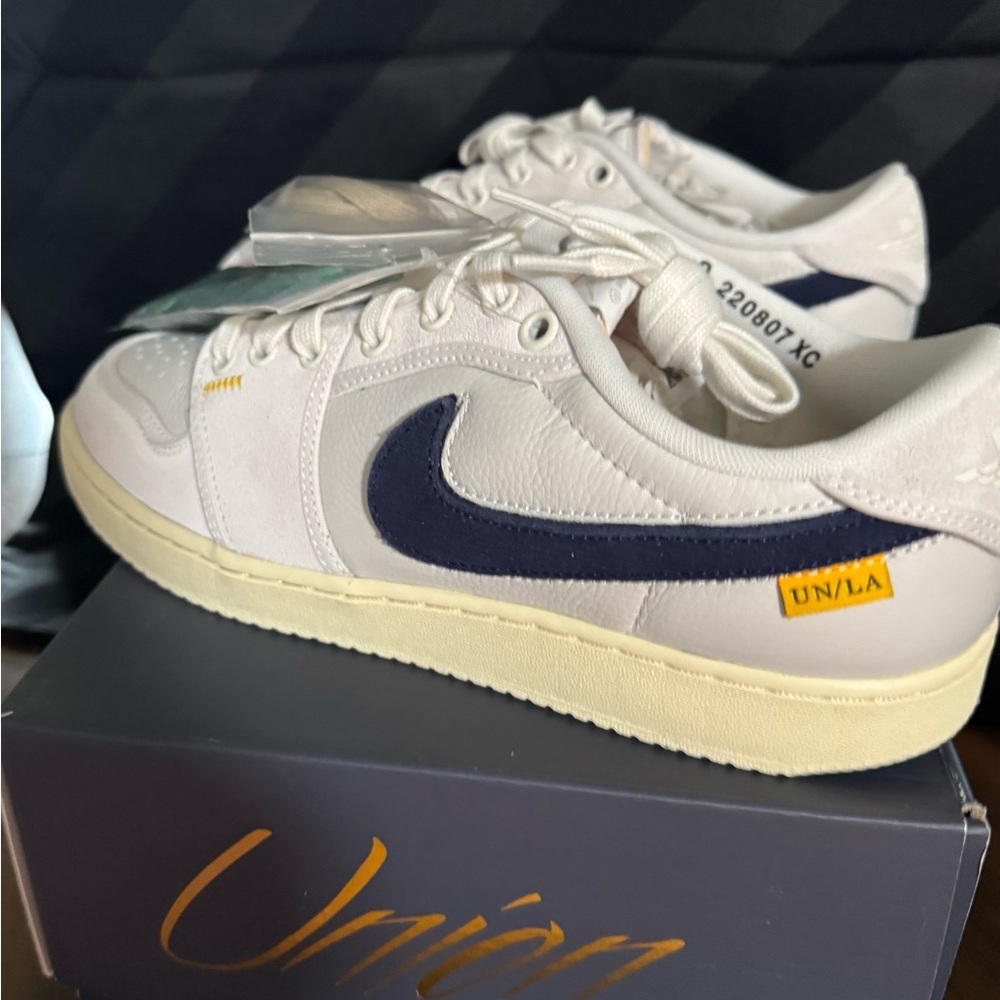 AIR JORDAN 1
AJKO 1 LOW
"UNION - SAIL LEATHER"